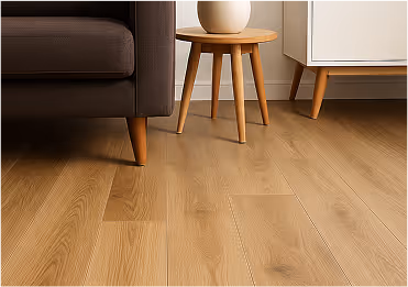 Laminat in einem eleganten Wohnzimmer.